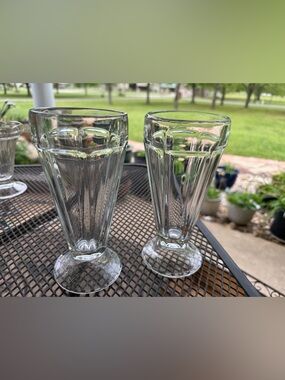 Vintage Old fashion Tall Ice Cream Soda Milkshake Glasses.